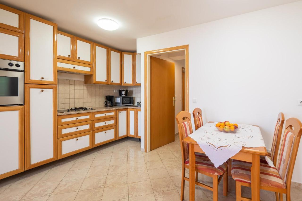 Sunny Vista Apartment Omis Bagian luar foto